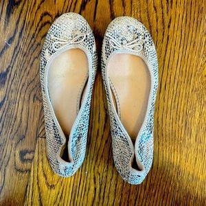 Old Navy Tan and Blue Flats (size 7)